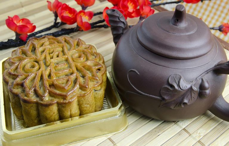 mooncake and teapot