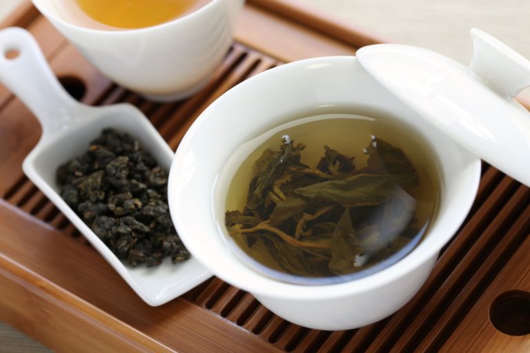 brewing tea in a gaiwan