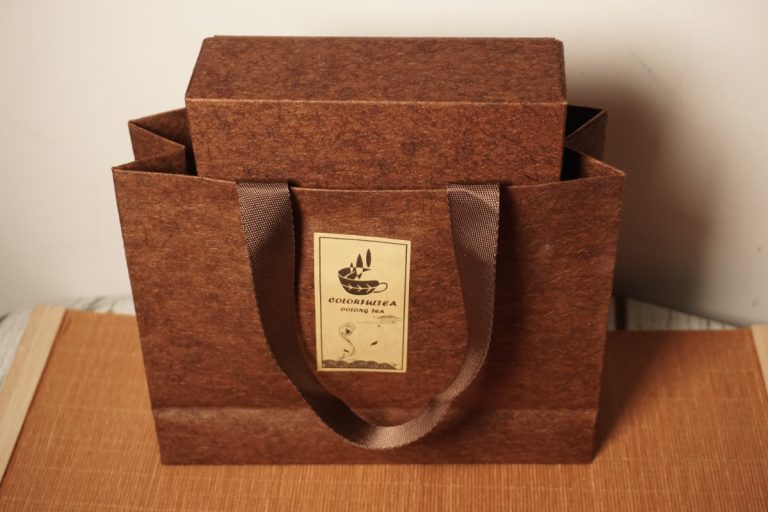 colorfultea box in gift bag