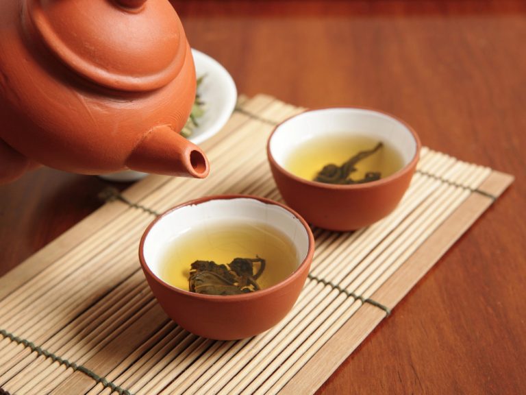 Teapot and Pin Ming Bei Teacups