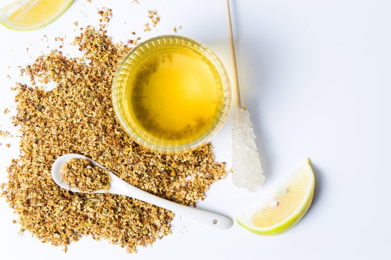 Osmanthus Tea with dried flowers and lemon