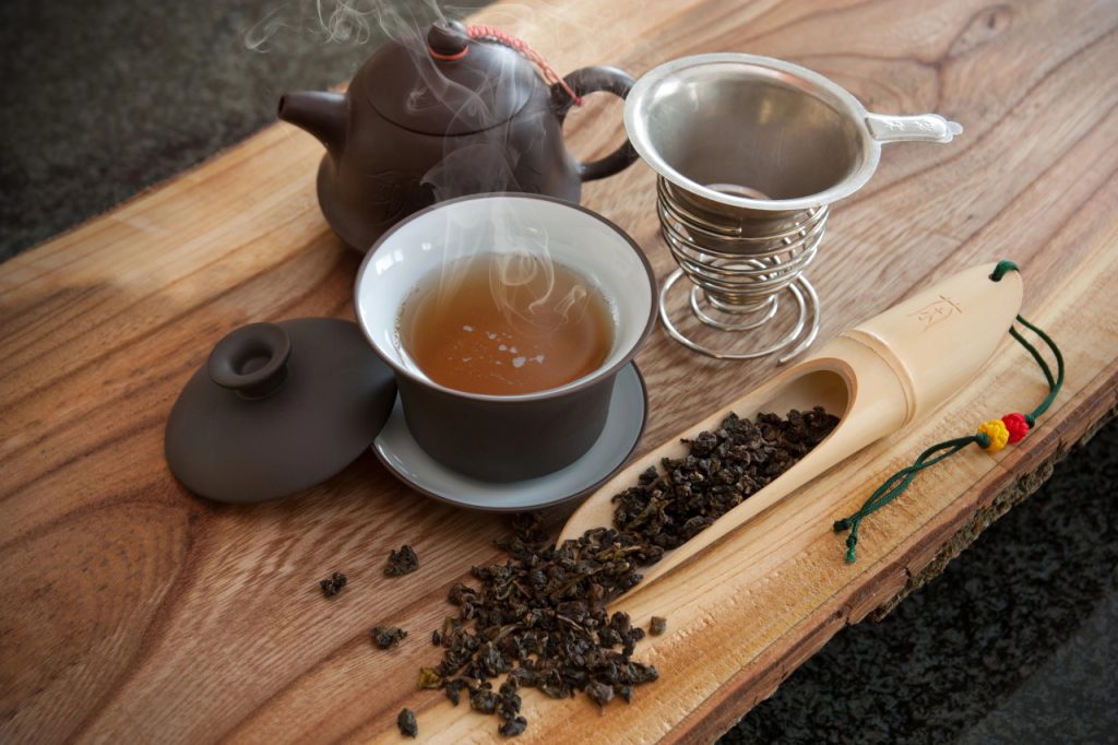 oolong tea and accessories