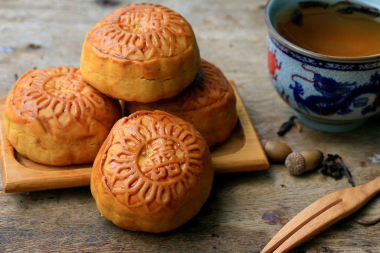 festival mooncakes and hot tea